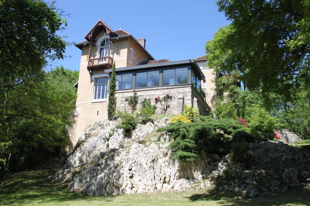 La Garenne De Morestel Exterior photo